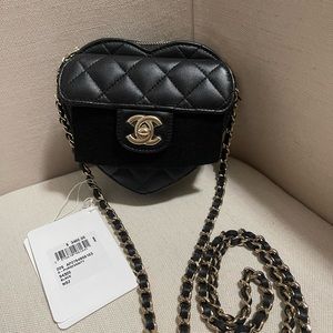 SOLD NWT Chanel Heart Clutch with Chain LGHW